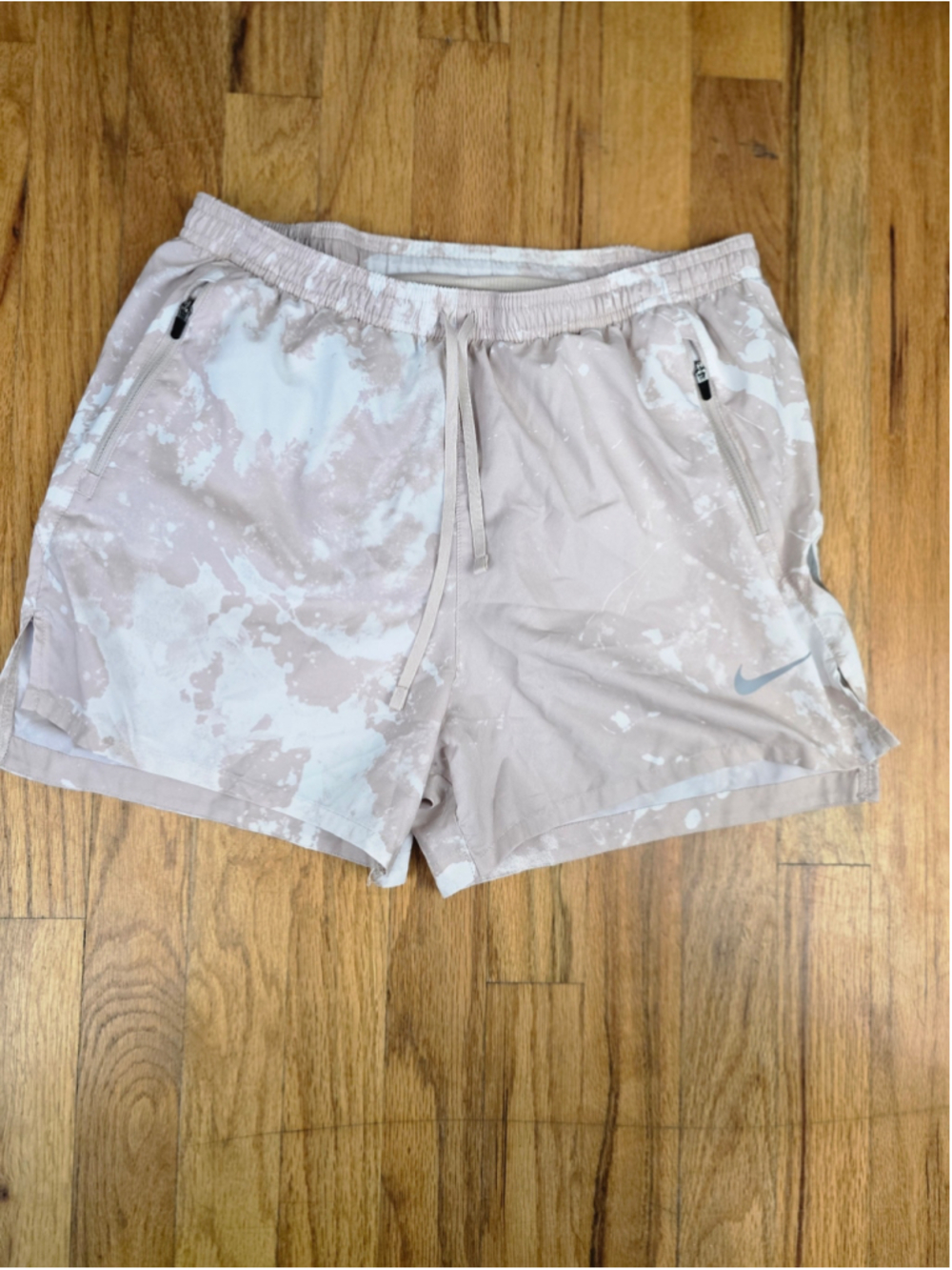Women's Nike Athletic Shorts Size S Beige White Paint Splatter Print